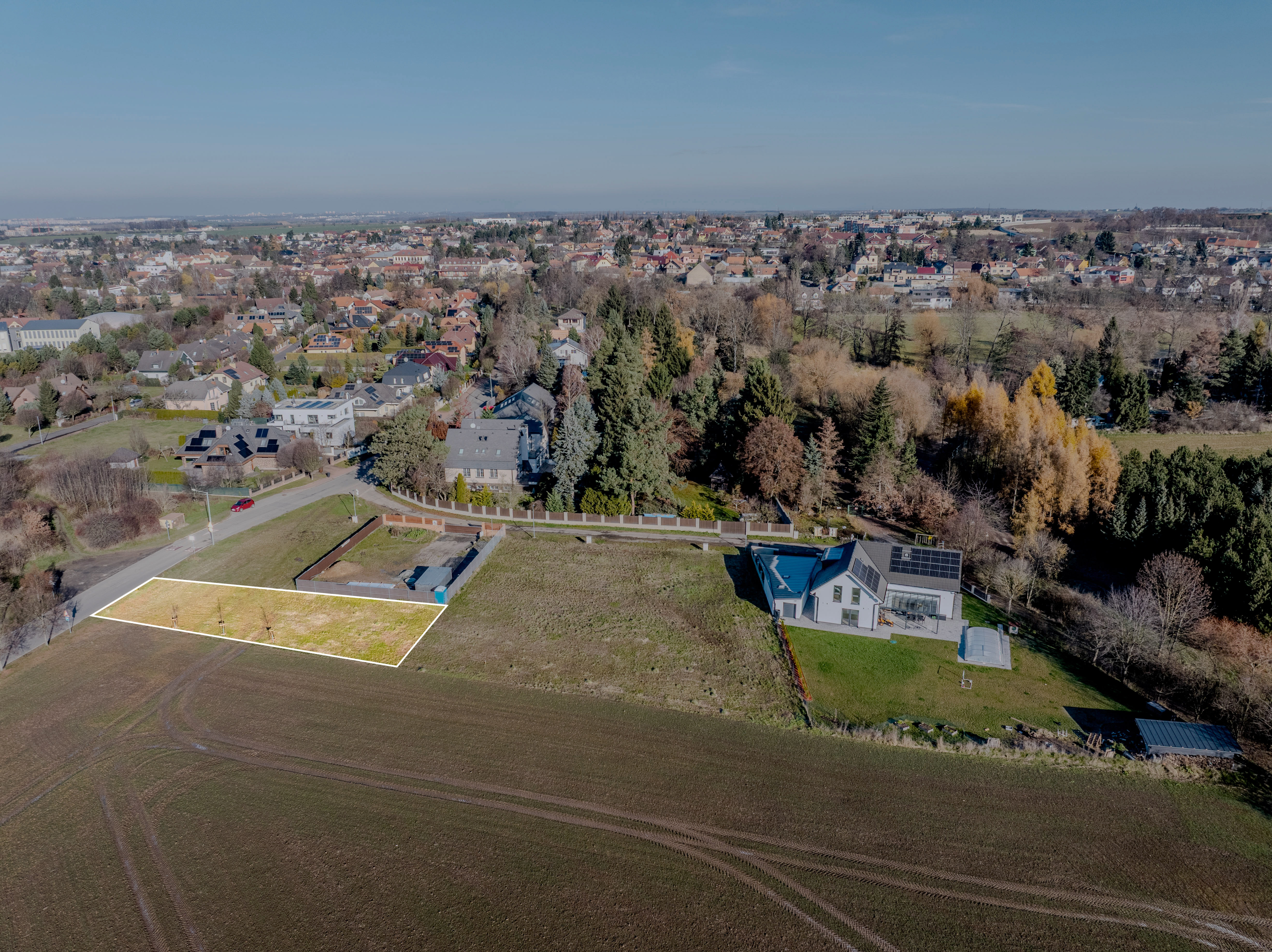 building-plot-720-m-2-for-a-family-house-kolovraty-for-sale